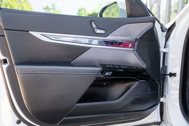 Used 2024 BMW i7 eDrive50 image 48