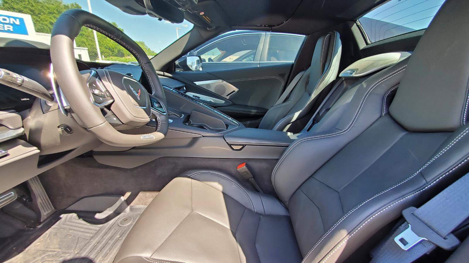 Used 2025 Chevrolet Corvette Z06 RWD image 4