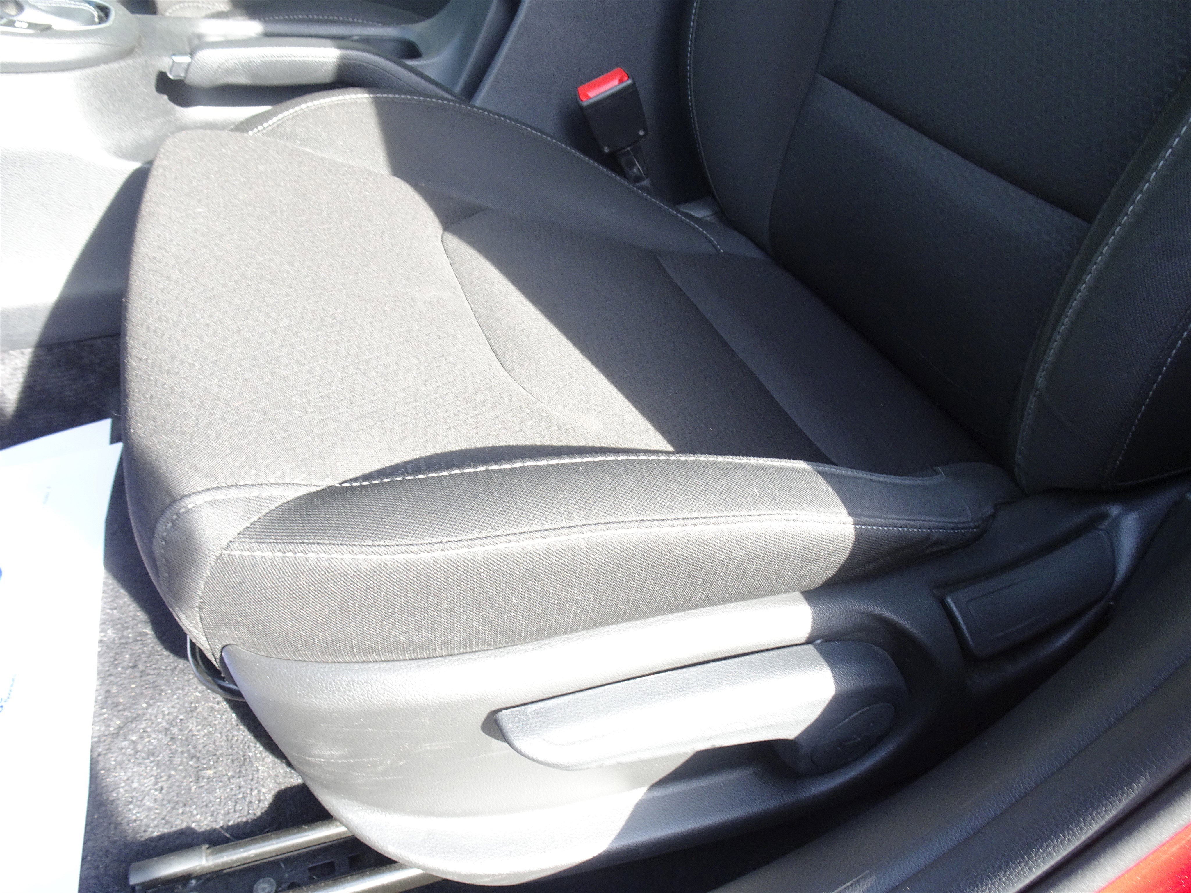 Used 2019 Hyundai Elantra GT FWD image 10