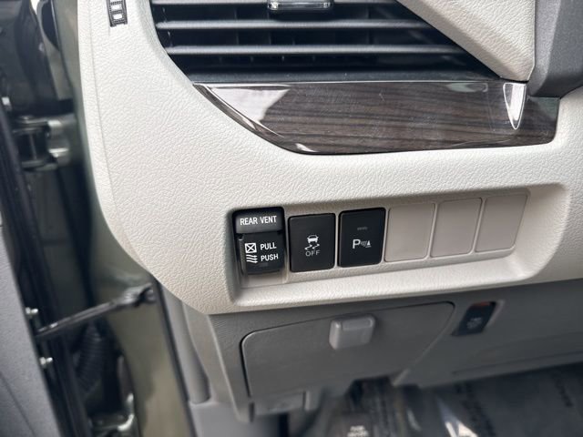 Used 2018 Toyota Sienna XLE w/ XLE Navigation Package image 13
