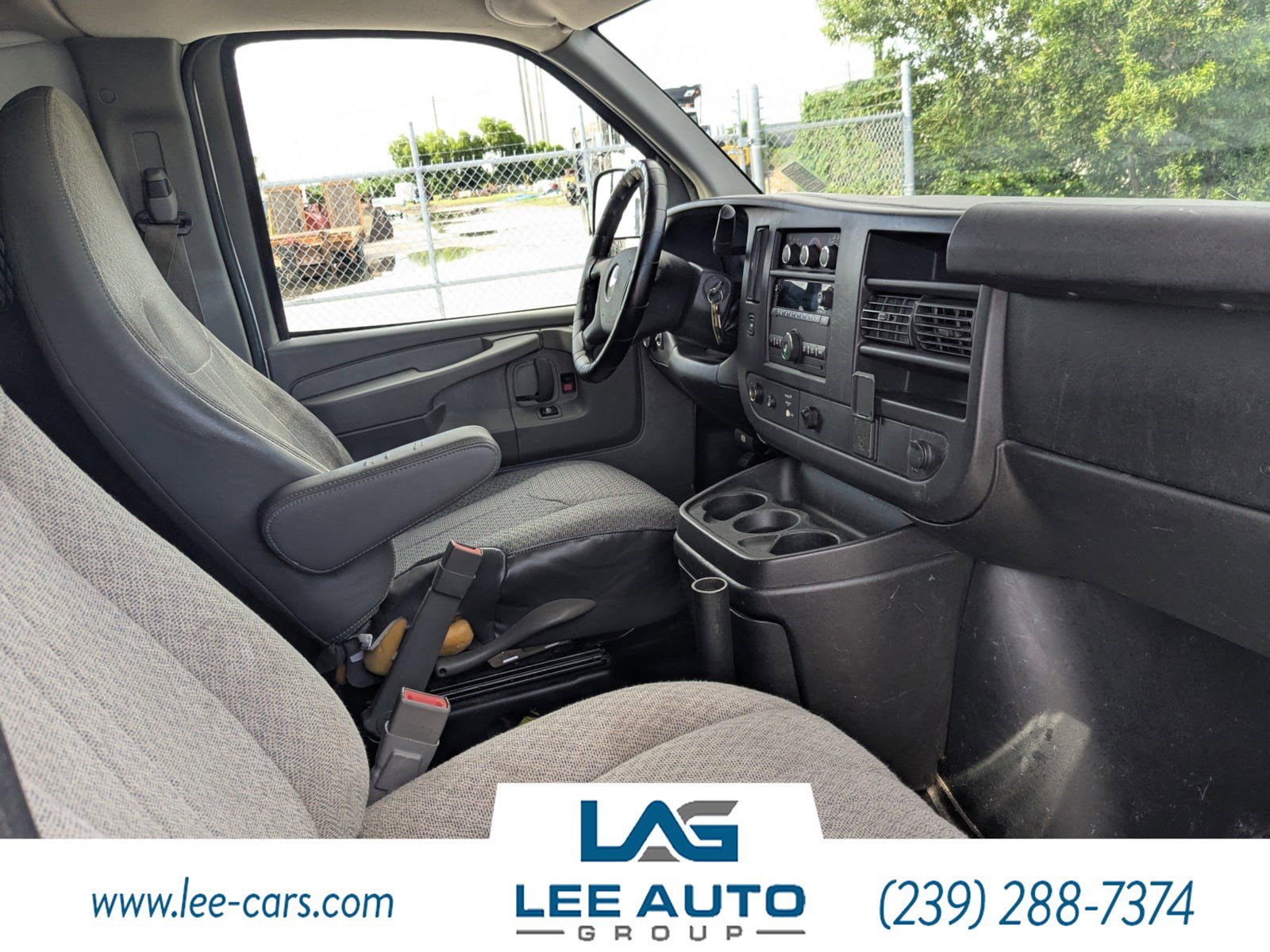 Used 2015 Chevrolet Express 2500 image 14