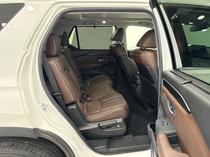 Used 2025 Honda Pilot Elite image 50