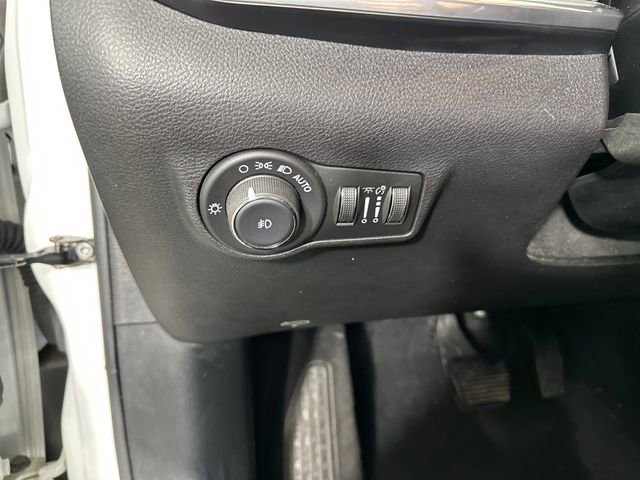 Used 2024 Jeep Compass Limited image 19