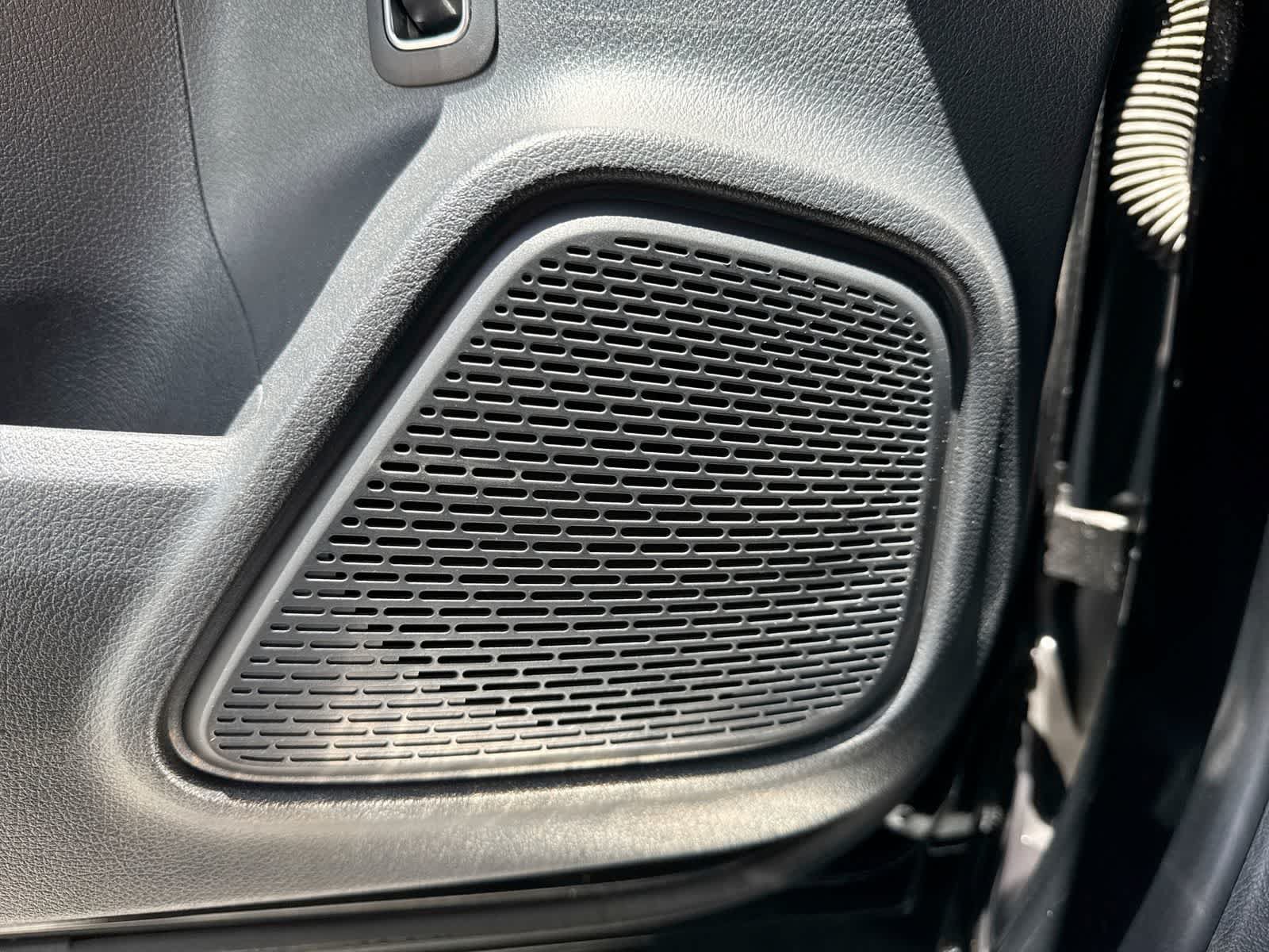Used 2022 Mercedes-Benz GLB 250 image 28