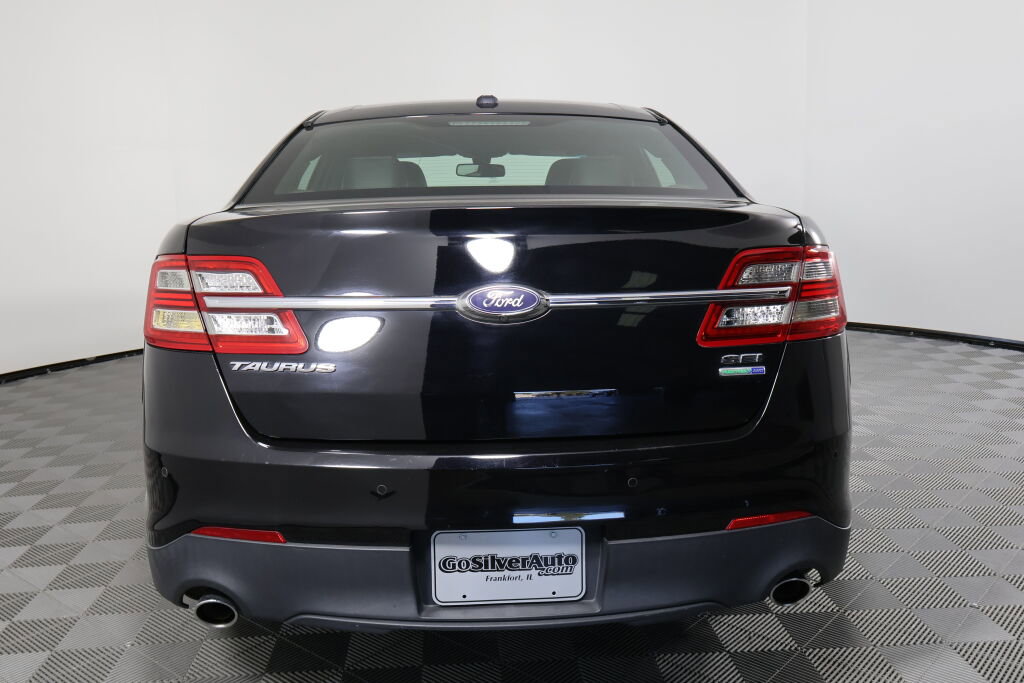 Used 2017 Ford Taurus SEL image 3