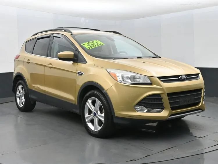 Used 2014 Ford Escape SE w/ Equipment Group 201A AWD/4WD image 2