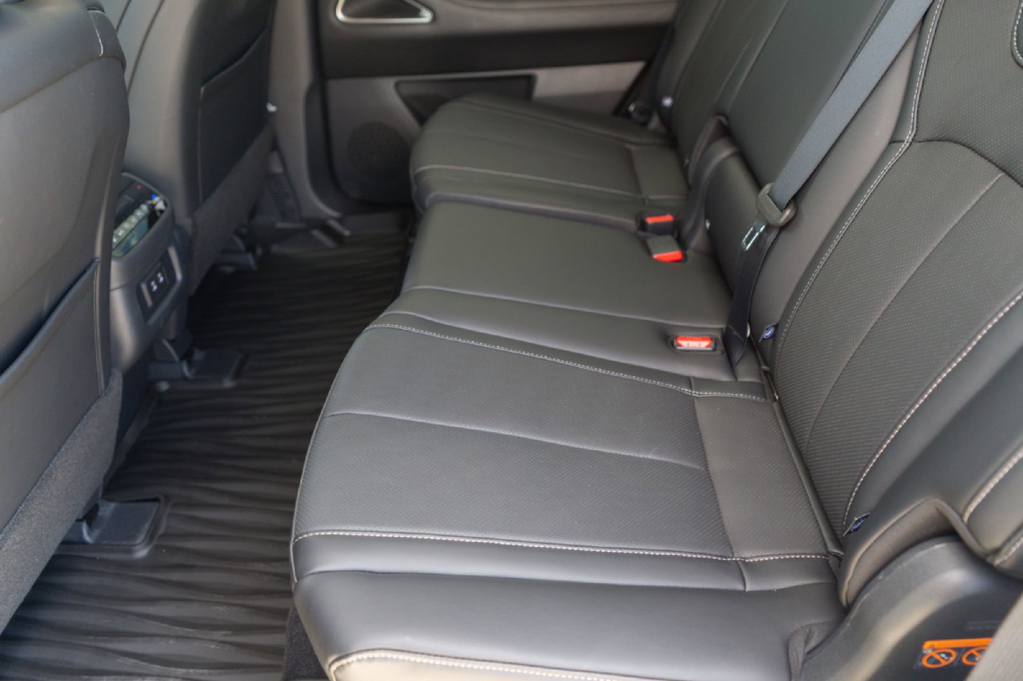 Certified 2026 INFINITI QX60 Luxe w/ Cargo Package image 22