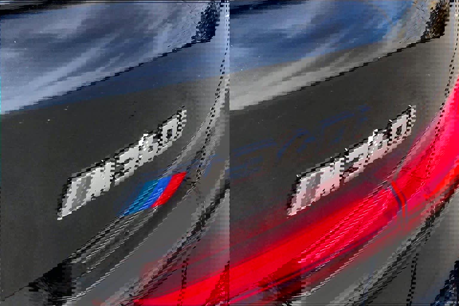 Used 2025 BMW M340i xDrive w/ Premium Package image 11