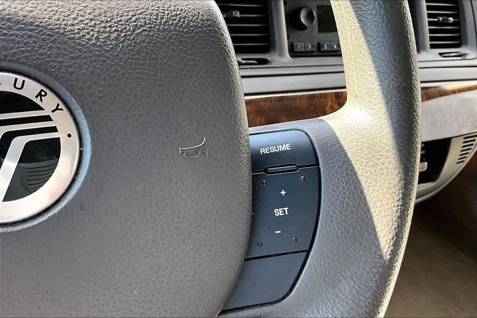 Used 2007 Mercury Grand Marquis GS image 12