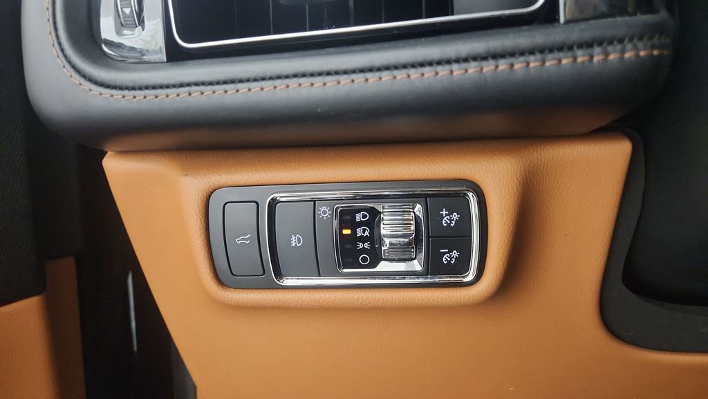 Used 2020 Lincoln Aviator Black Label w/ Dynamic Handling Package image 28