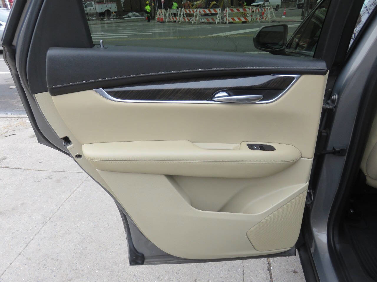 Used 2019 Cadillac XT5 AWD image 31