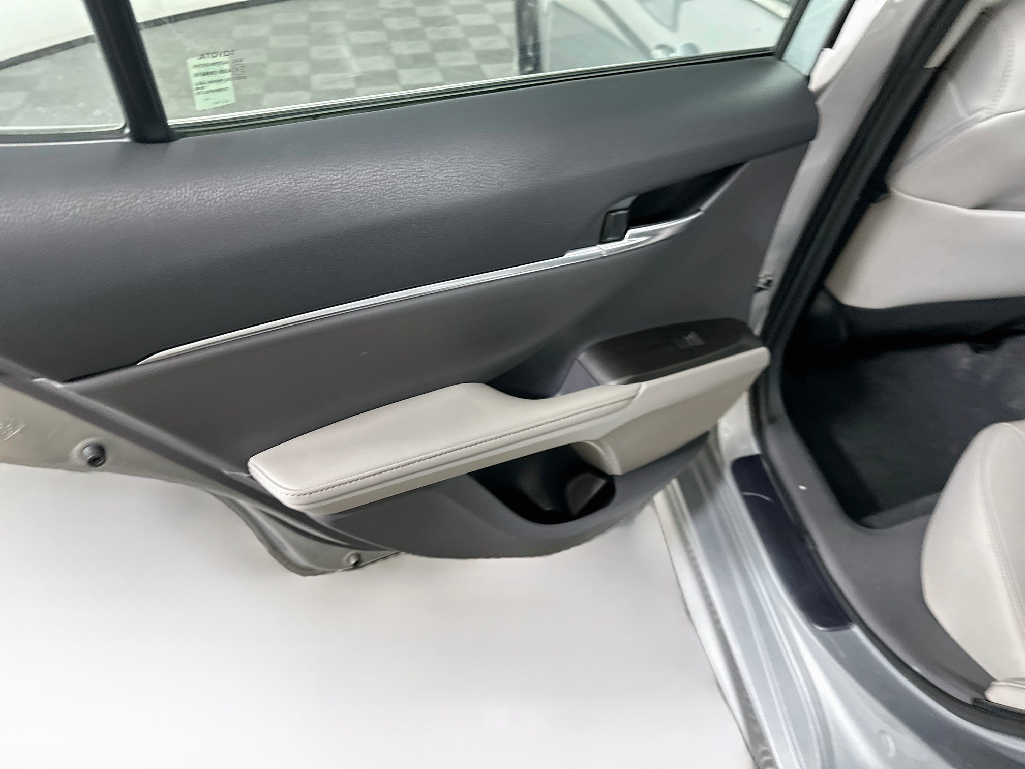 Used 2024 Toyota Camry XSE FWD image 25