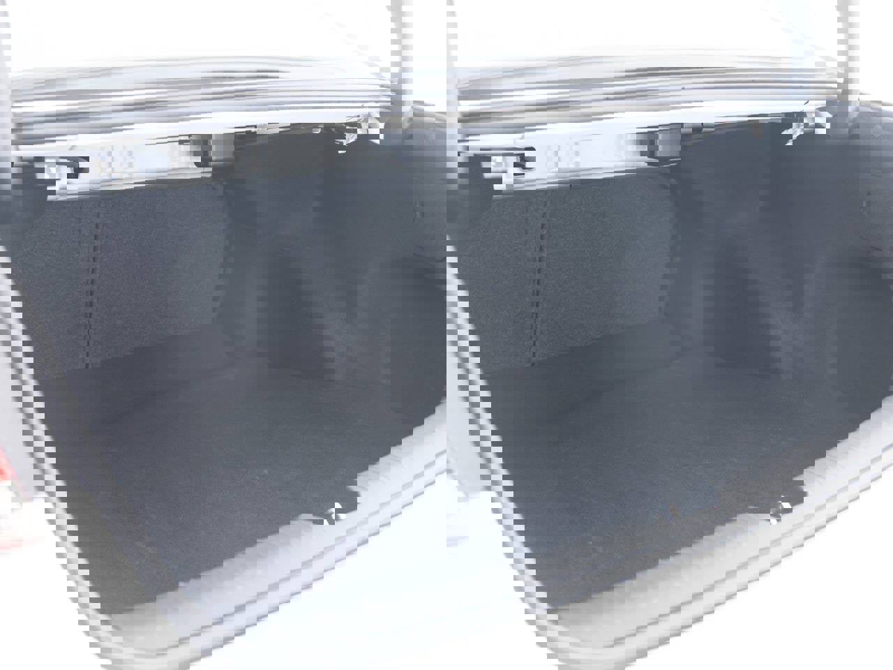 Used 2020 Kia Optima LX image 39