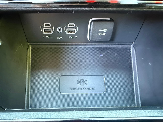 Used 2025 Jeep Grand Cherokee Altitude AWD/4WD image 25