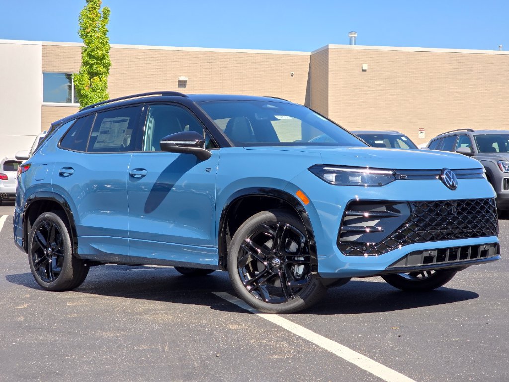 New 2026 Volkswagen Tiguan SE R-Line AWD/4WD image 1