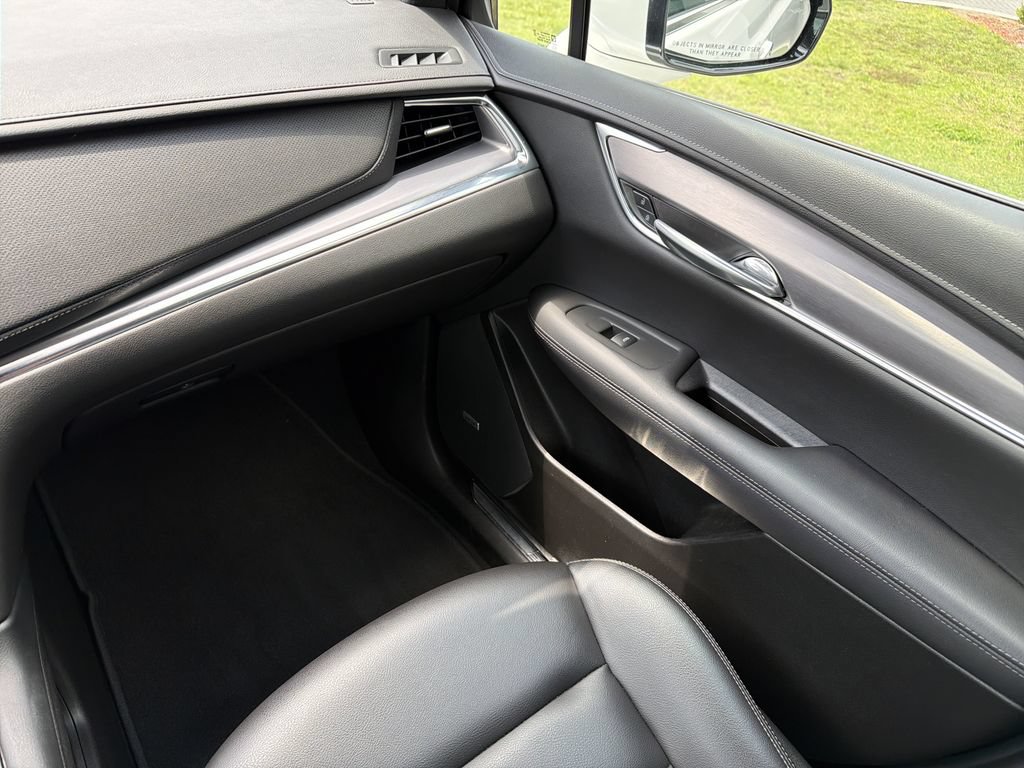 Certified 2022 Cadillac XT5 Luxury FWD image 16