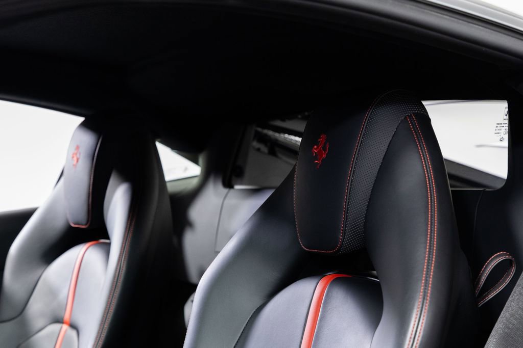 Used 2021 Ferrari F8 Tributo image 39