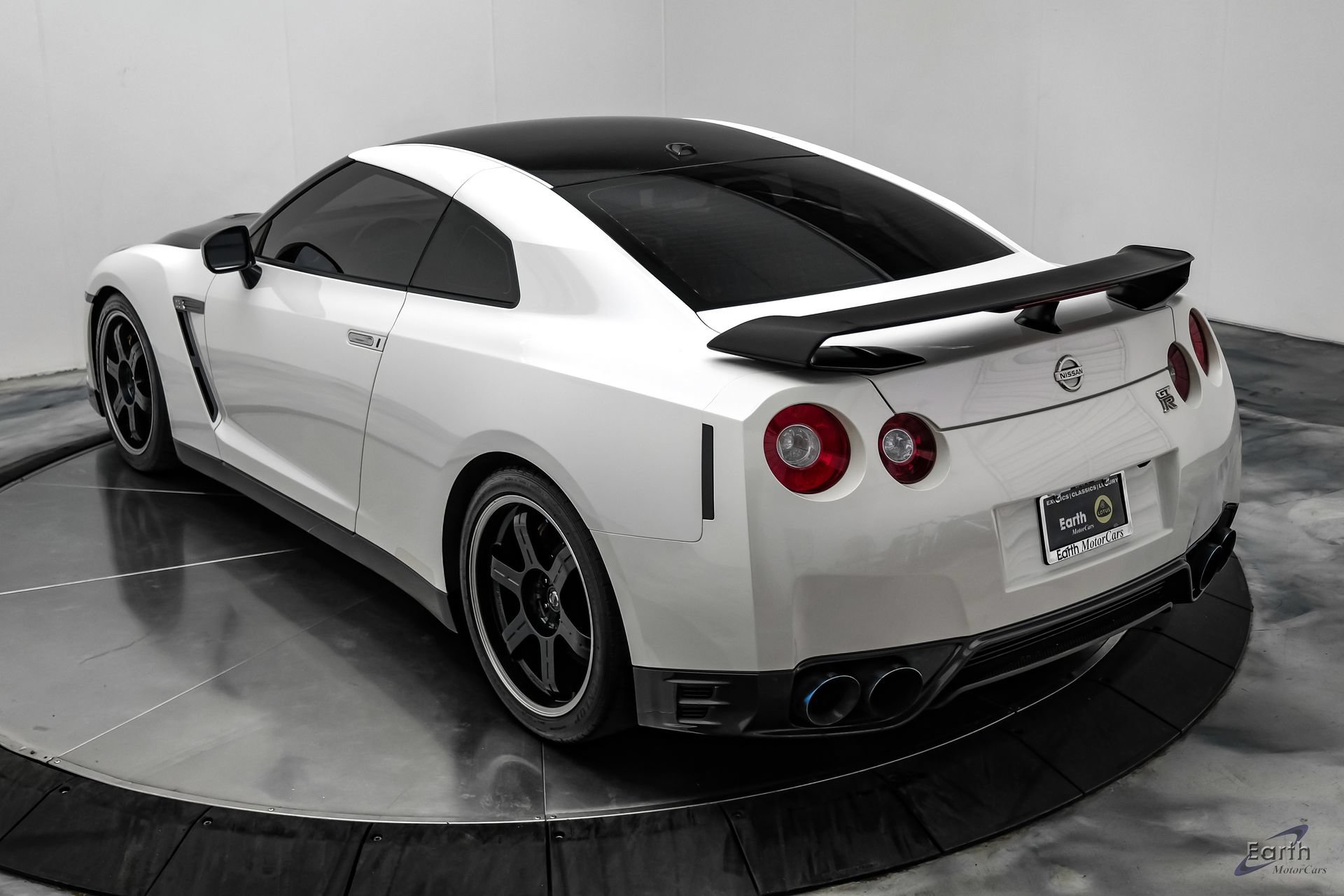 Used 2014 Nissan GT-R Black Edition AWD/4WD image 14