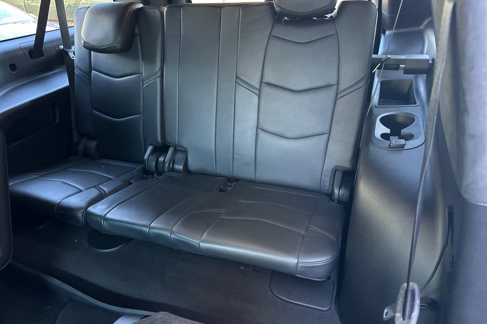 Used 2019 Cadillac Escalade ESV Platinum image 17