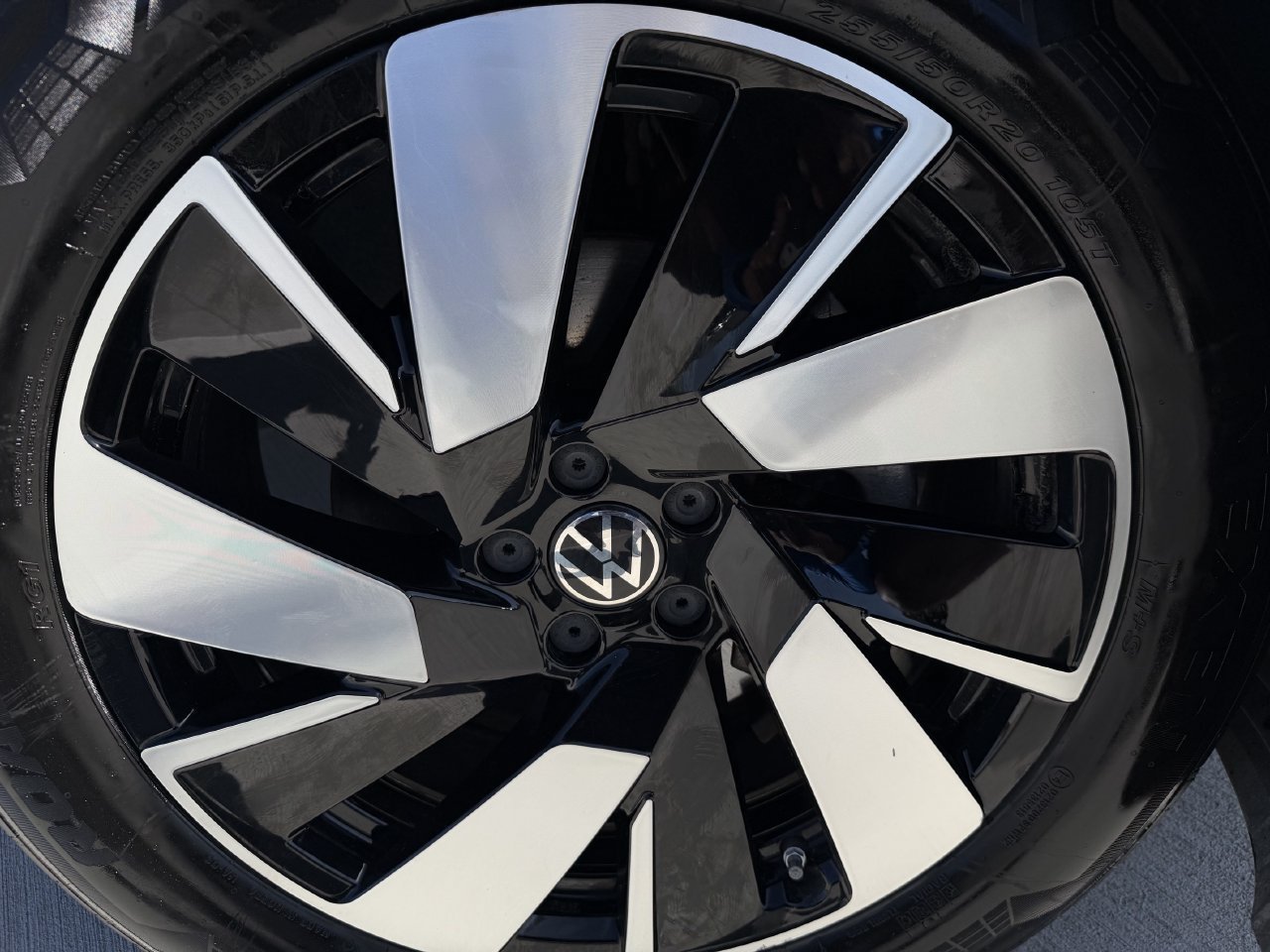 Used 2026 Volkswagen Atlas Cross Sport SE AWD/4WD image 9