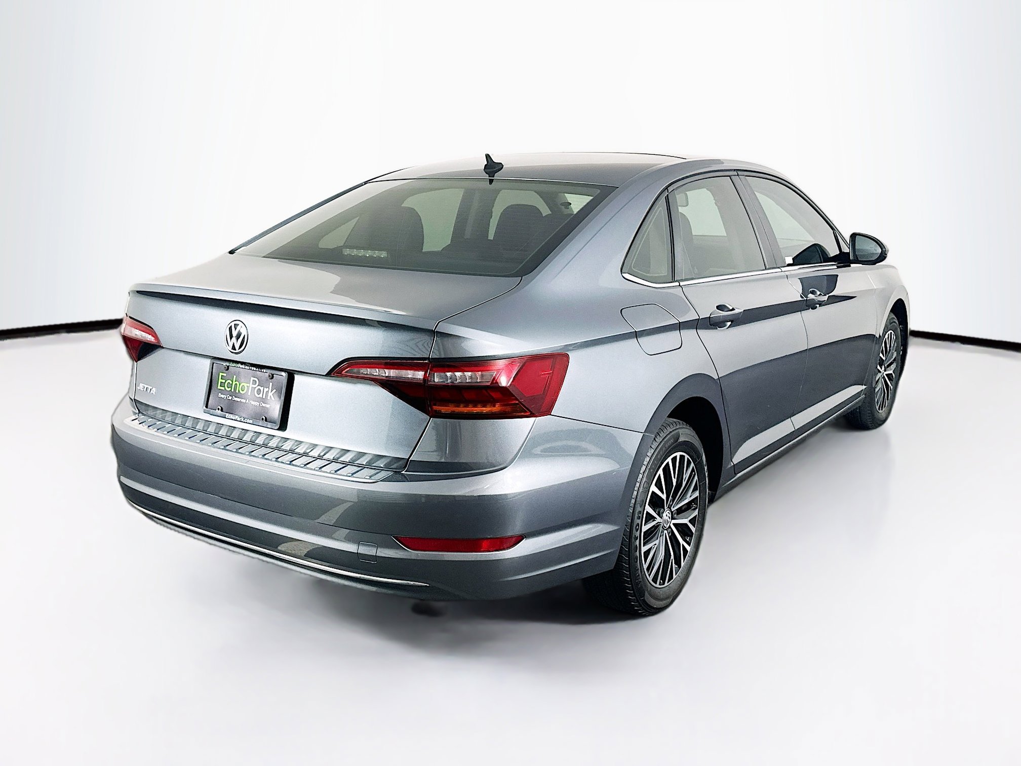 Used 2019 Volkswagen Jetta SE w/ Cold Weather Package FWD image 9