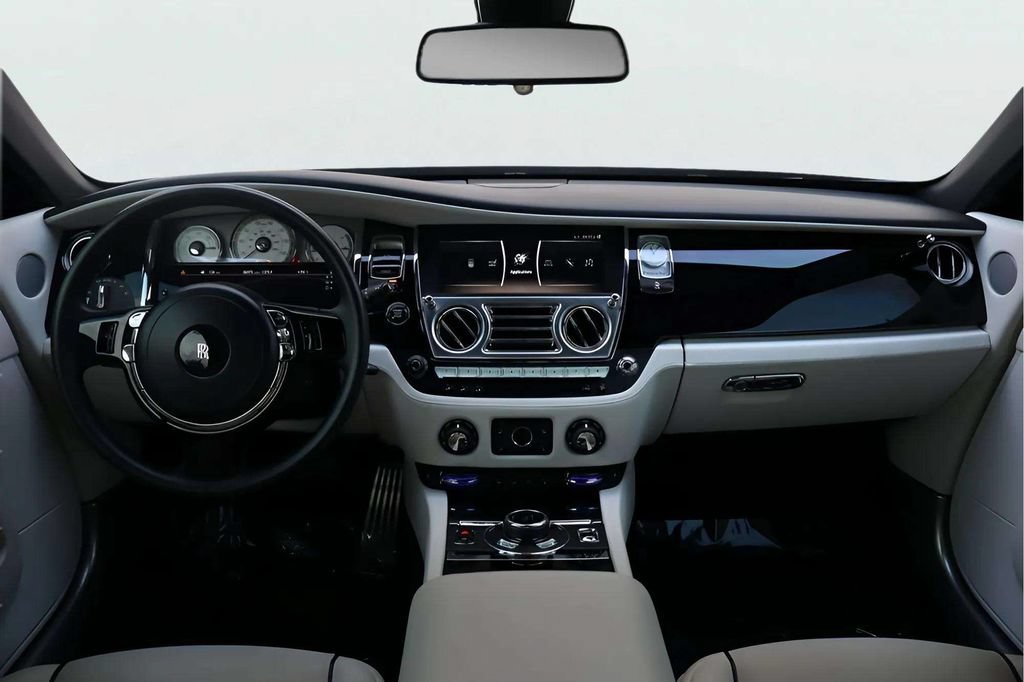 Used 2018 Rolls-Royce Dawn RWD image 14