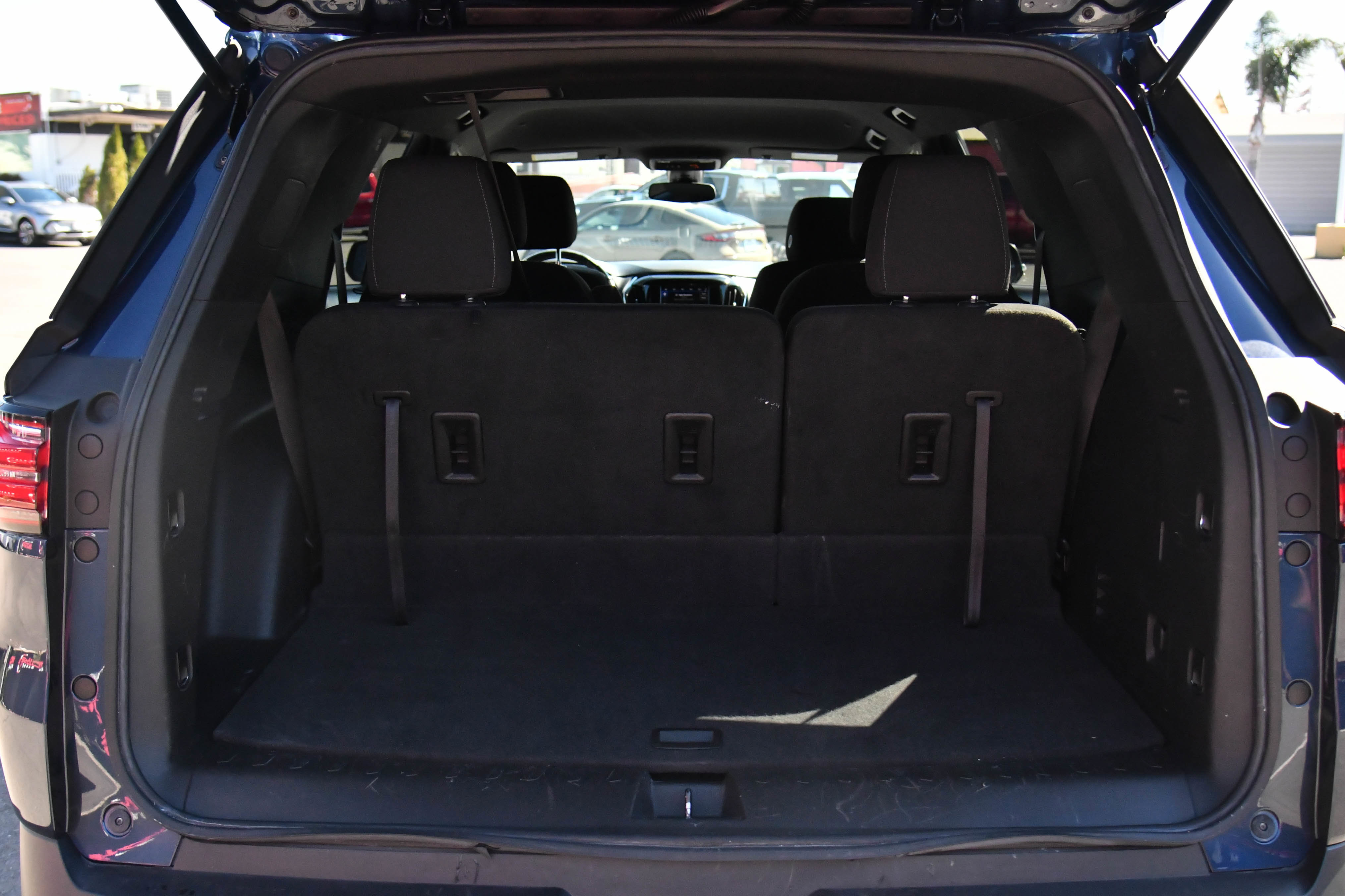 Used 2022 Chevrolet Traverse LT image 40