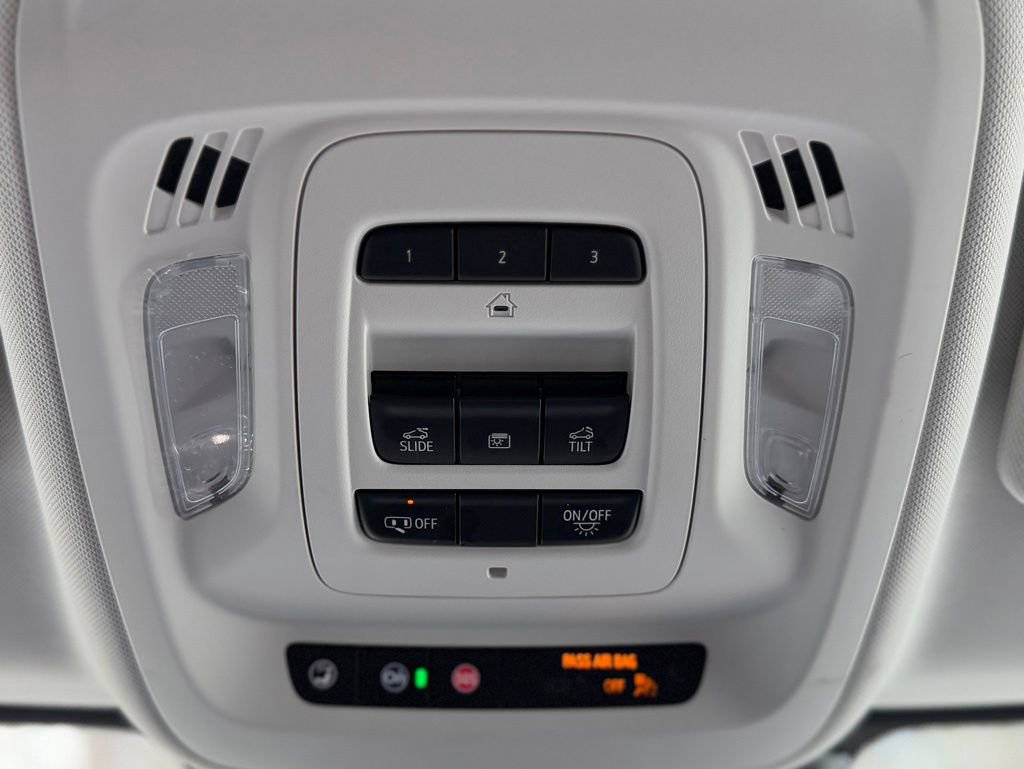 Used 2025 Buick Envision Avenir AWD/4WD image 19