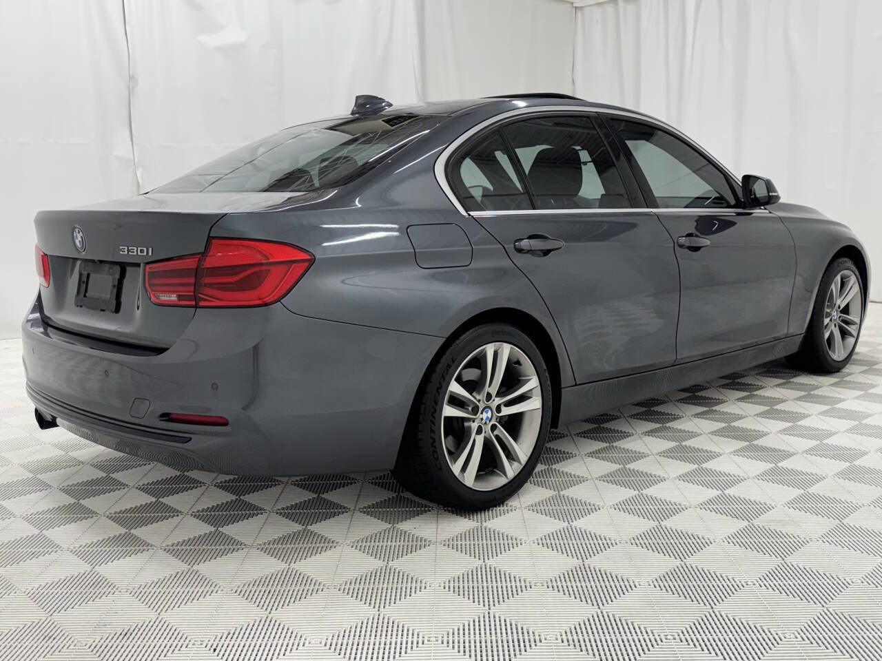 Used 2017 BMW 330i Sedan image 3