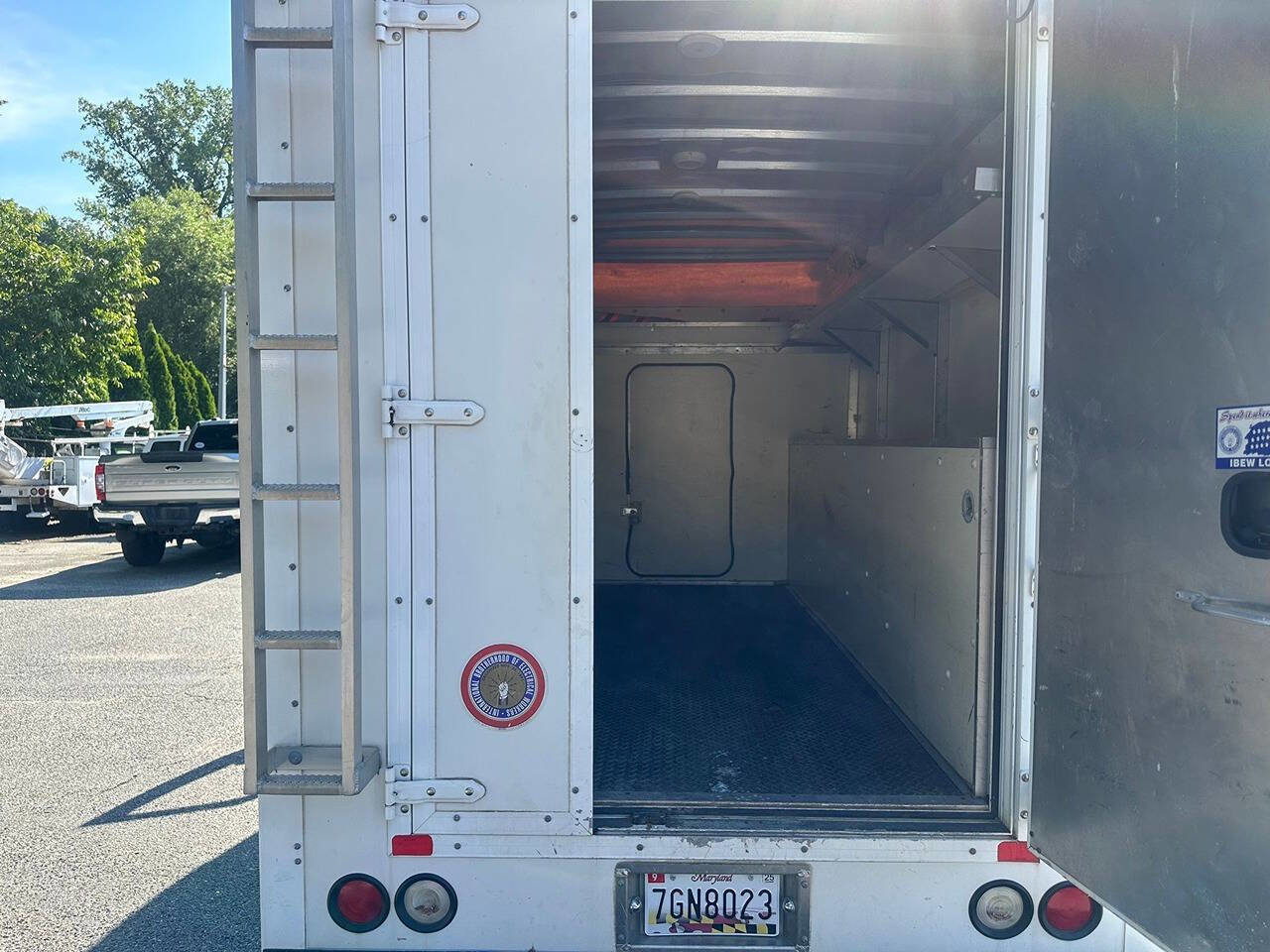 Used 2016 Ford E-350 and Econoline 350 Super Duty w/ Power Windows & Locks Group image 10