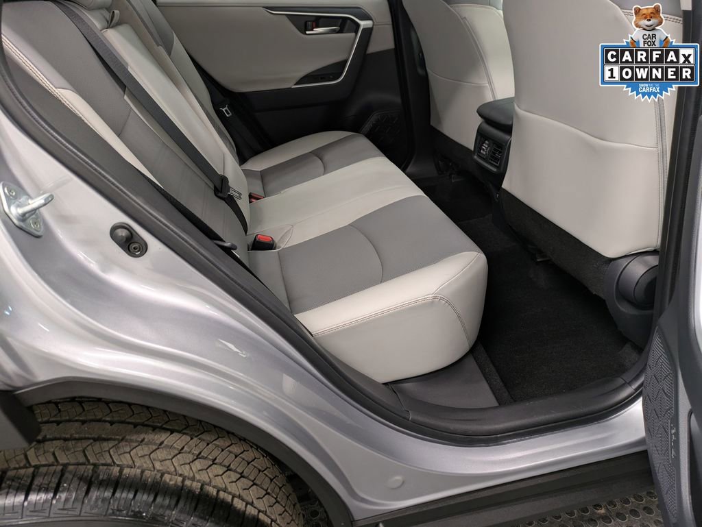 Used 2020 Toyota RAV4 Limited image 27