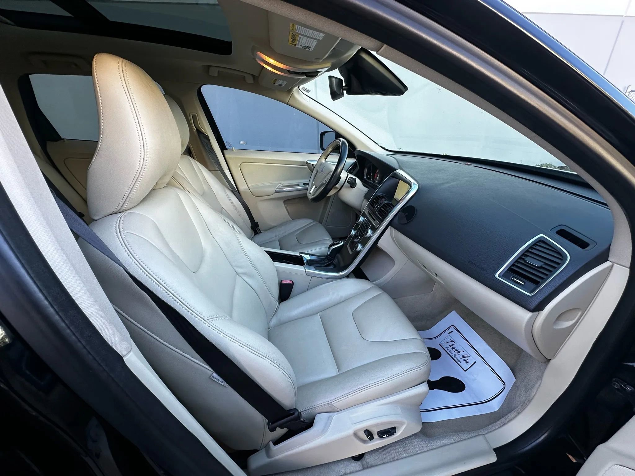 Used 2015 Volvo XC60 T5 w/ Proximity Package image 8