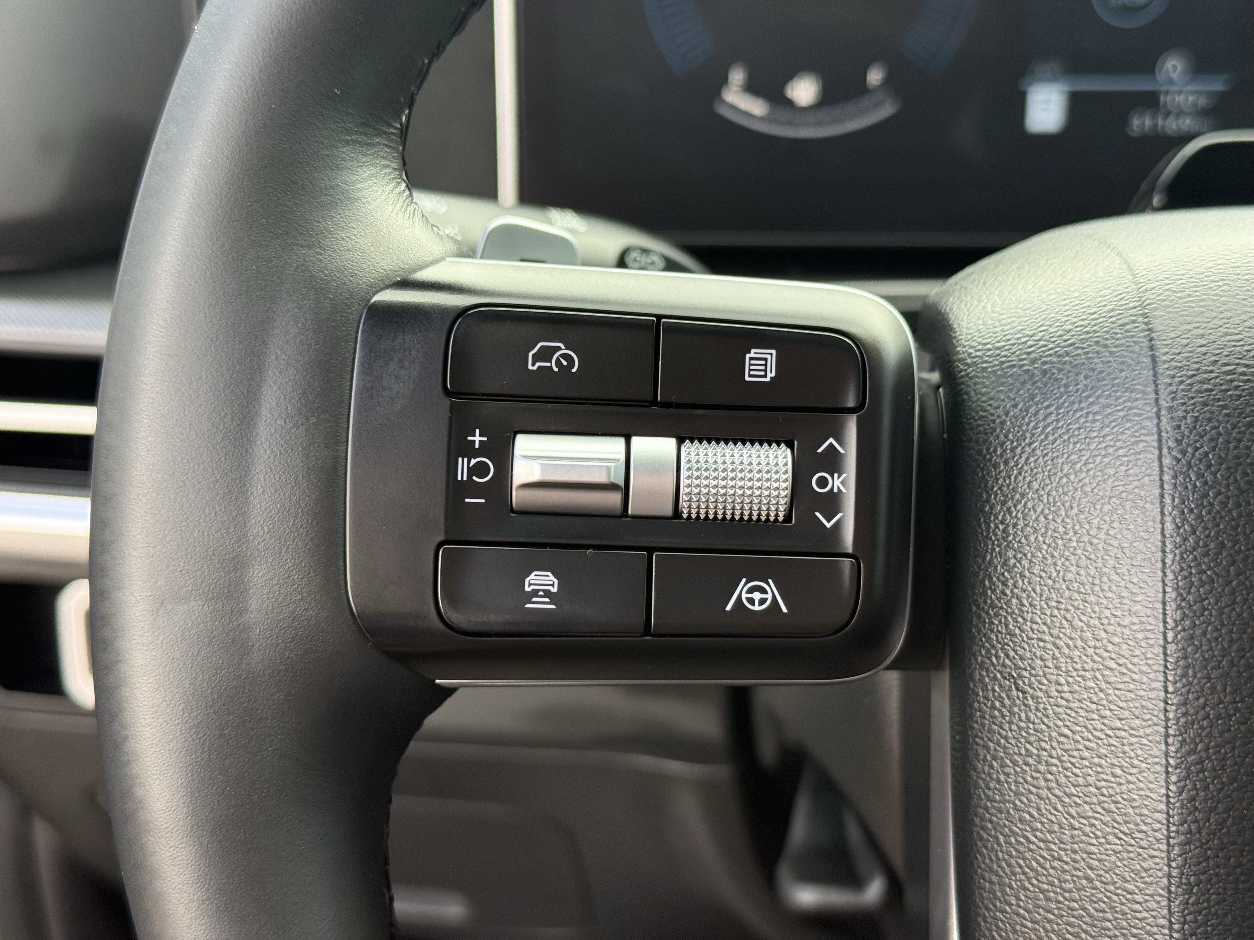 Used 2025 Hyundai Santa Fe XRT AWD/4WD image 16