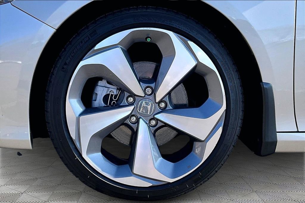 Used 2020 Honda Accord Touring image 24
