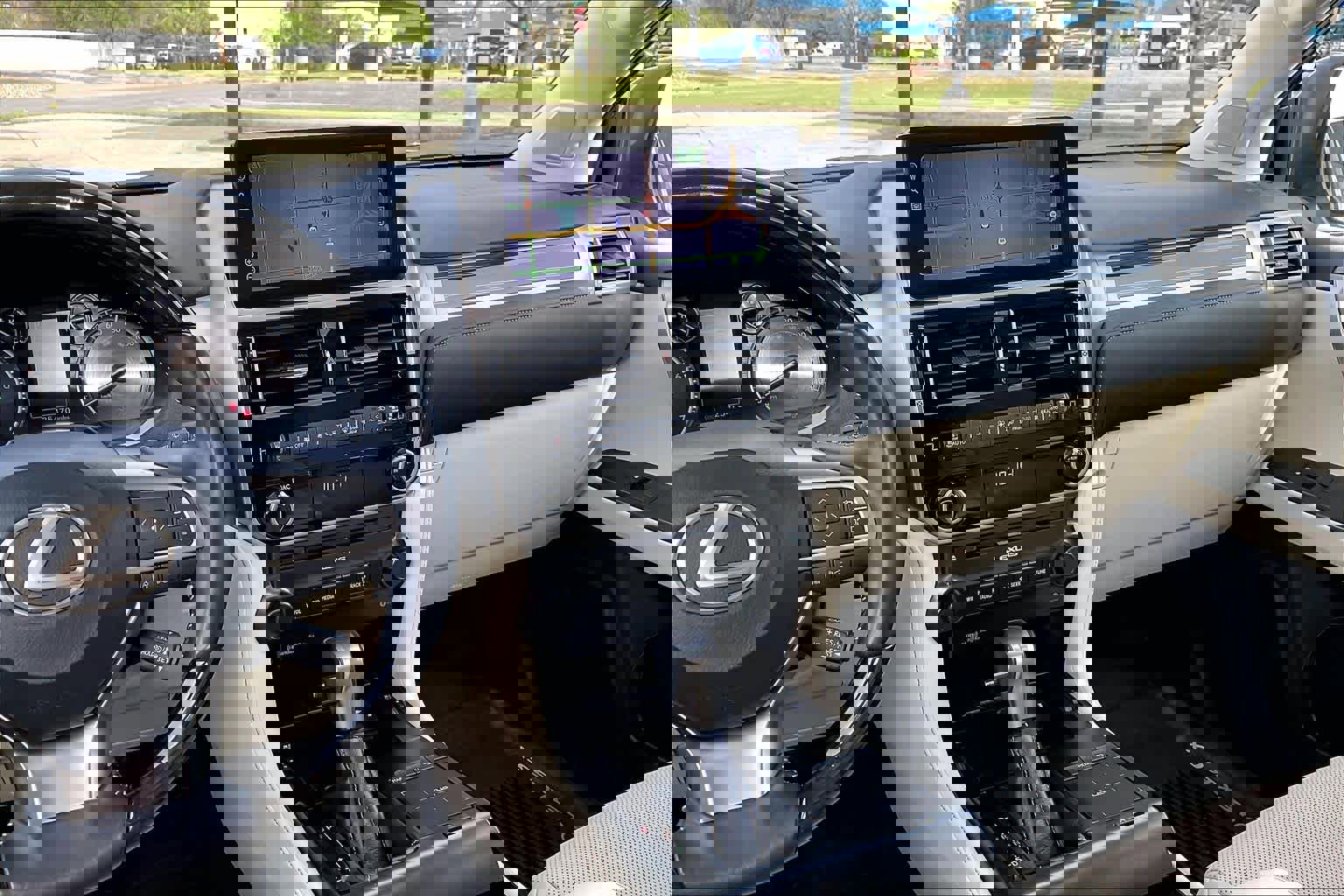 Used 2023 Lexus GX 460 Premium w/ Premium Package image 7