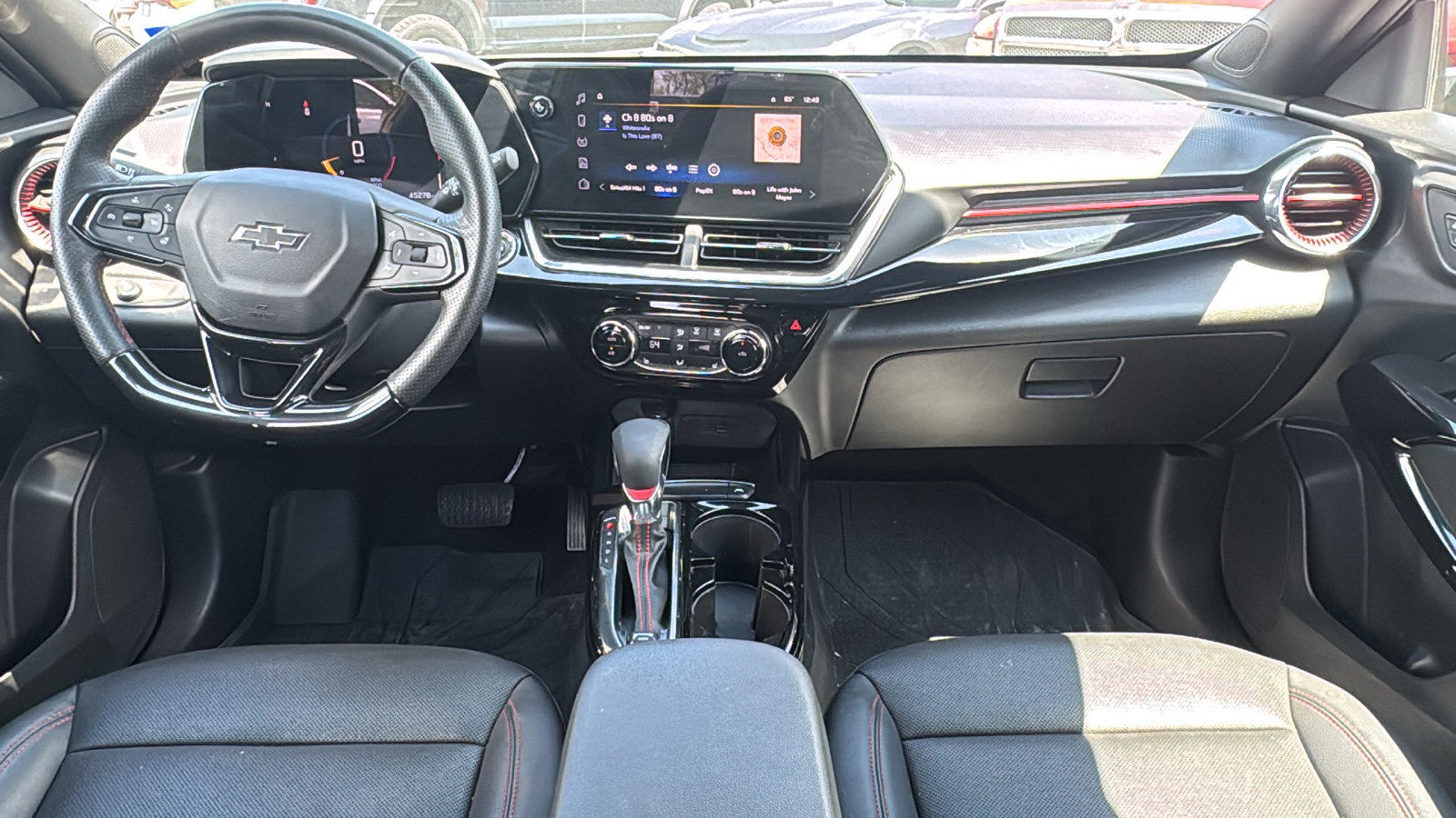 Used 2024 Chevrolet Trax RS w/ Sunroof Package image 17