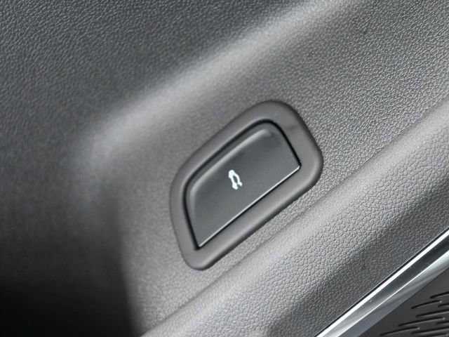 New 2026 Chevrolet Traverse High Country w/ LPO, Floor Liner Package image 38