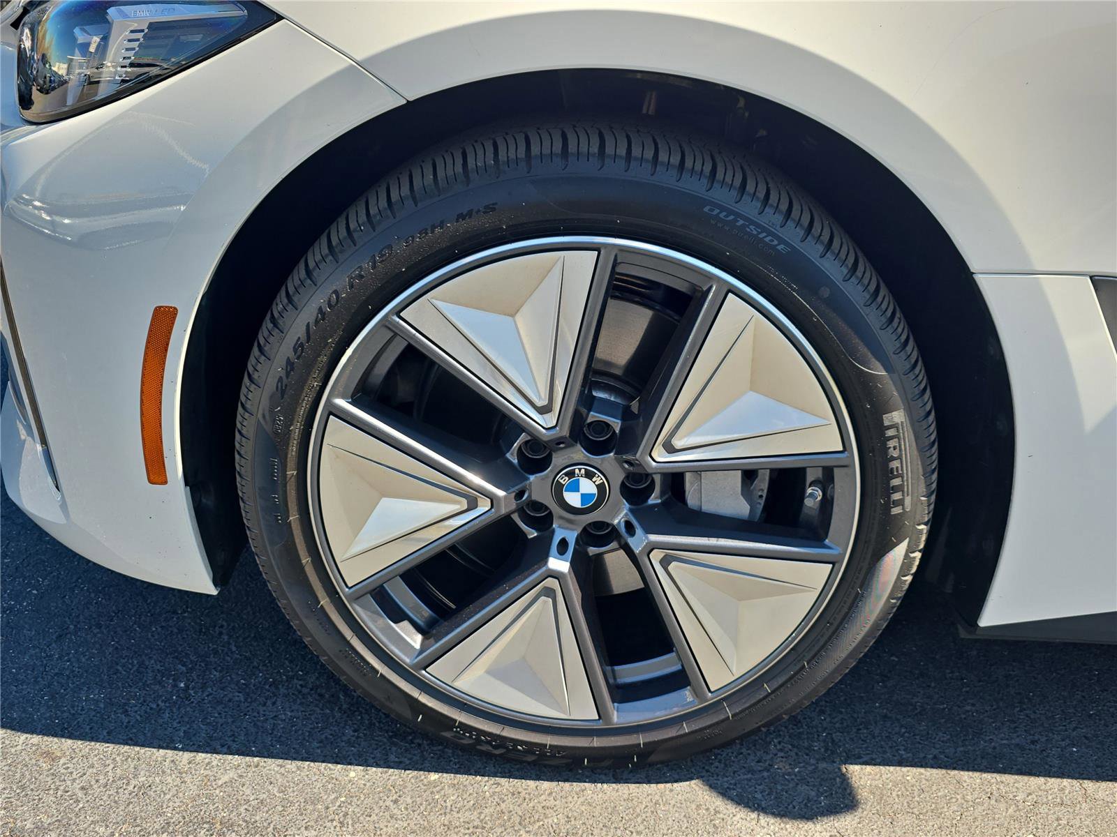 Used 2025 BMW i4 eDrive40 image 8