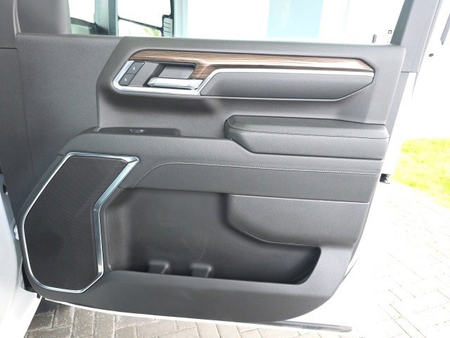 Used 2024 Chevrolet Silverado 2500 LT image 9