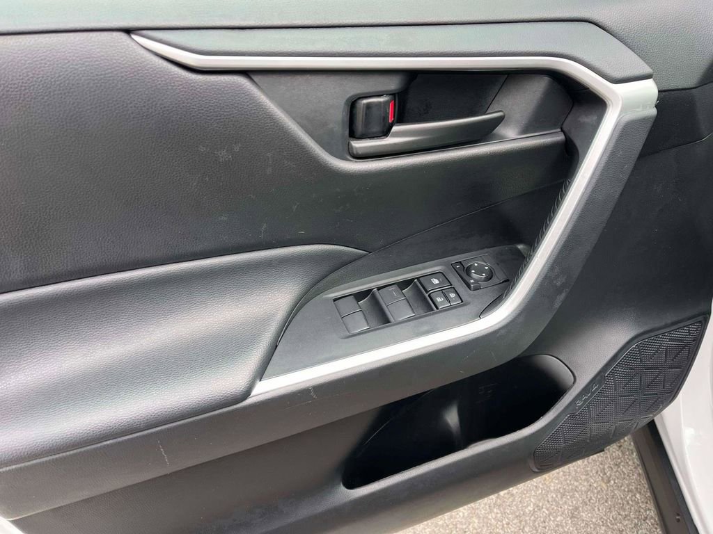 Used 2024 Toyota RAV4 LE image 13