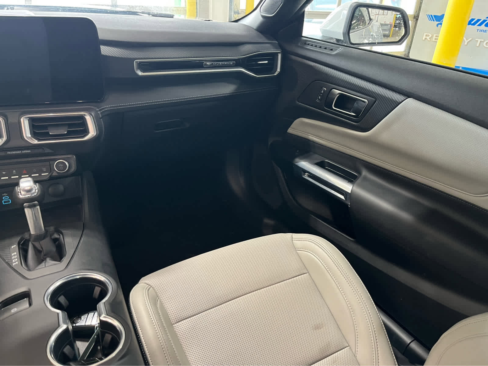 Used 2025 Ford Mustang GT Premium image 11