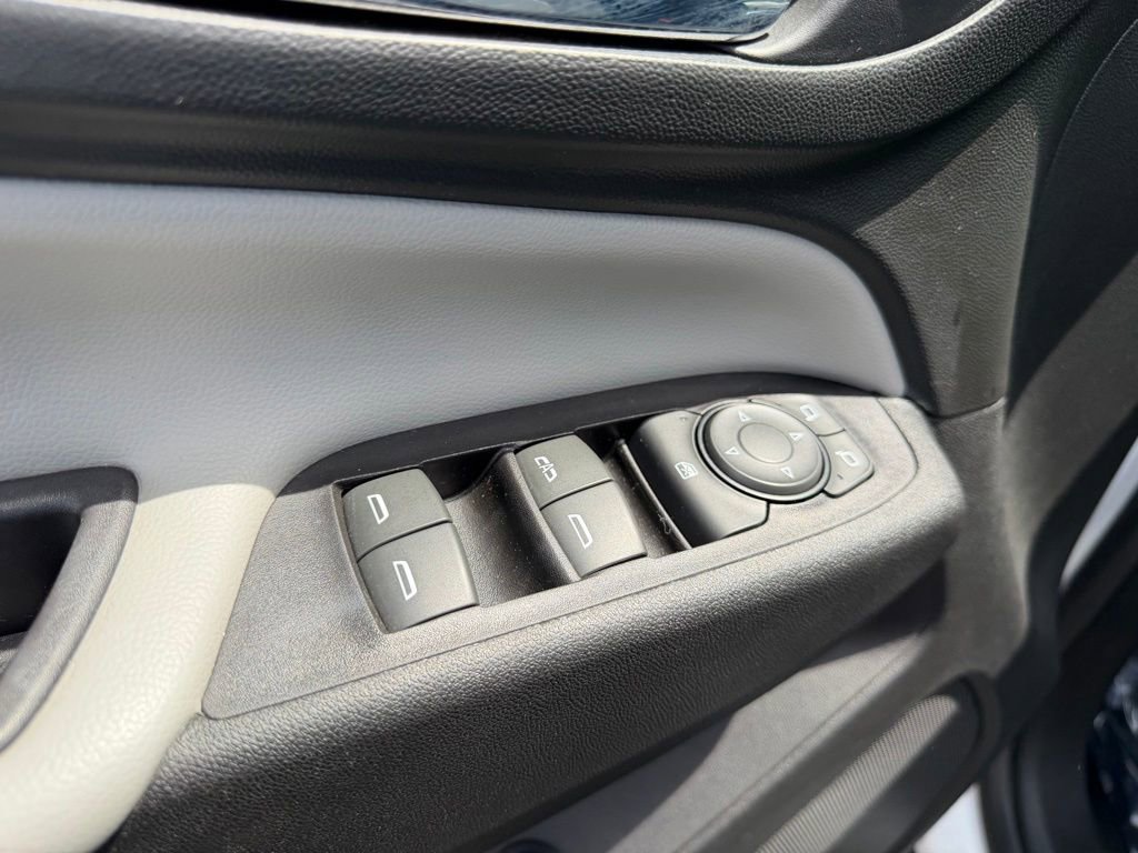 Used 2018 Chevrolet Equinox LT w/ Sun & Infotainment Package FWD image 23