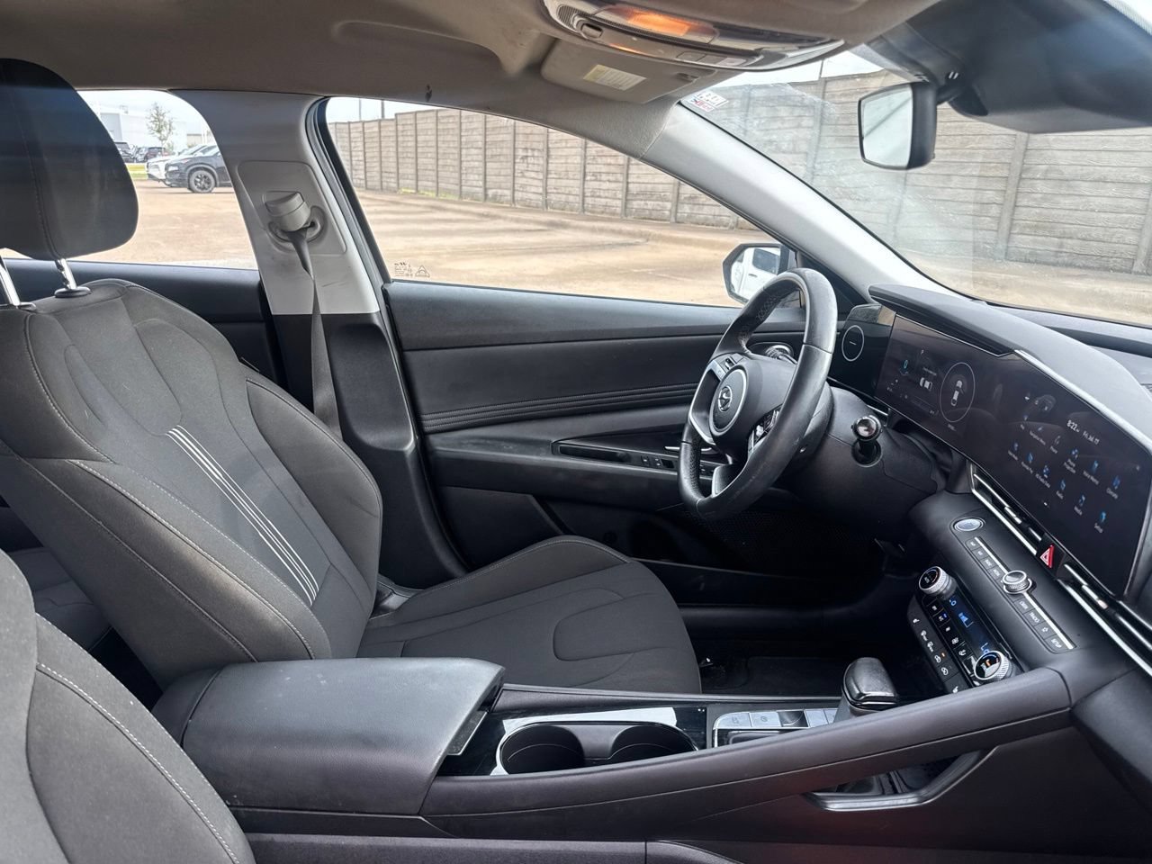 Used 2023 Hyundai Elantra SEL w/ Convenience Package FWD image 28