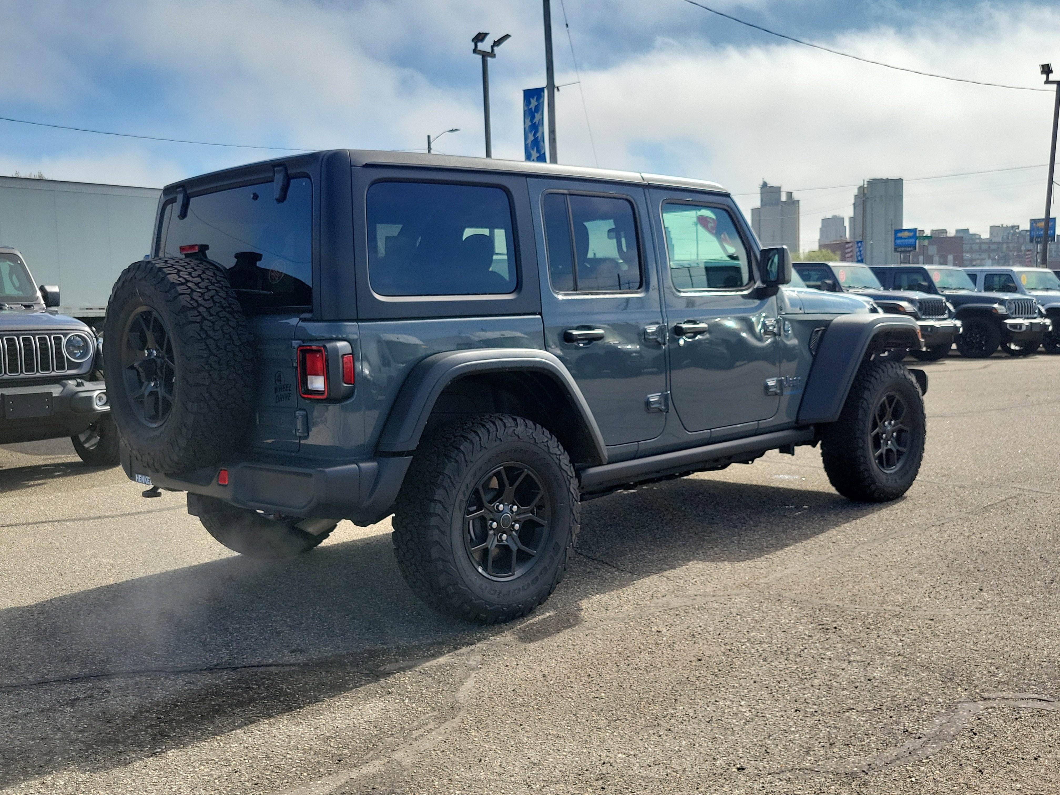 Used 2025 Jeep Wrangler Unlimited Sport S 4xe AWD/4WD image 4