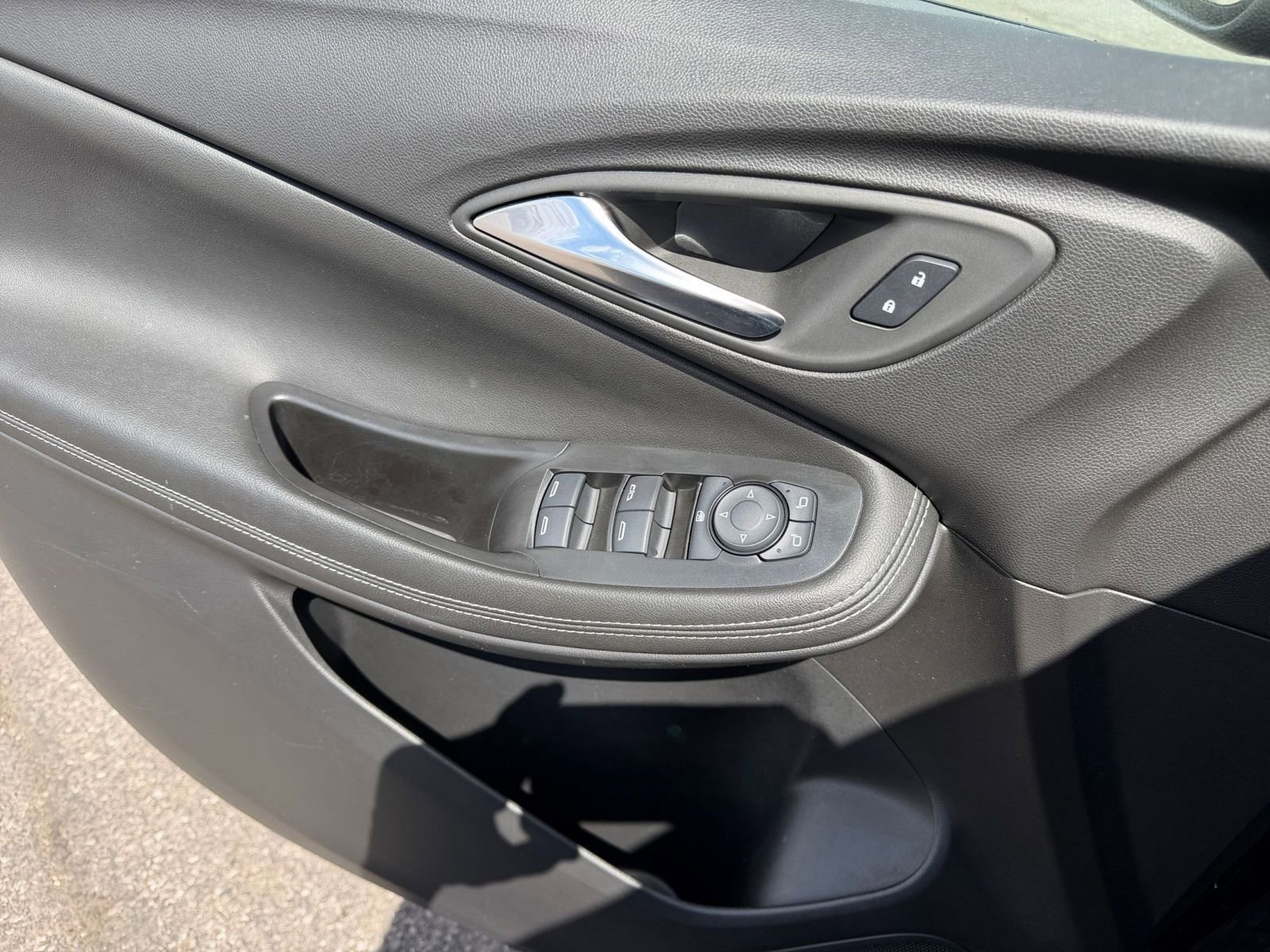 Used 2025 Buick Encore GX Preferred FWD image 18