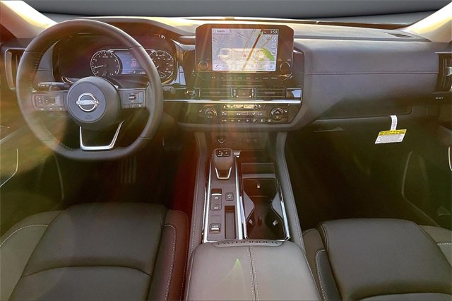 New 2025 Nissan Pathfinder SL image 5