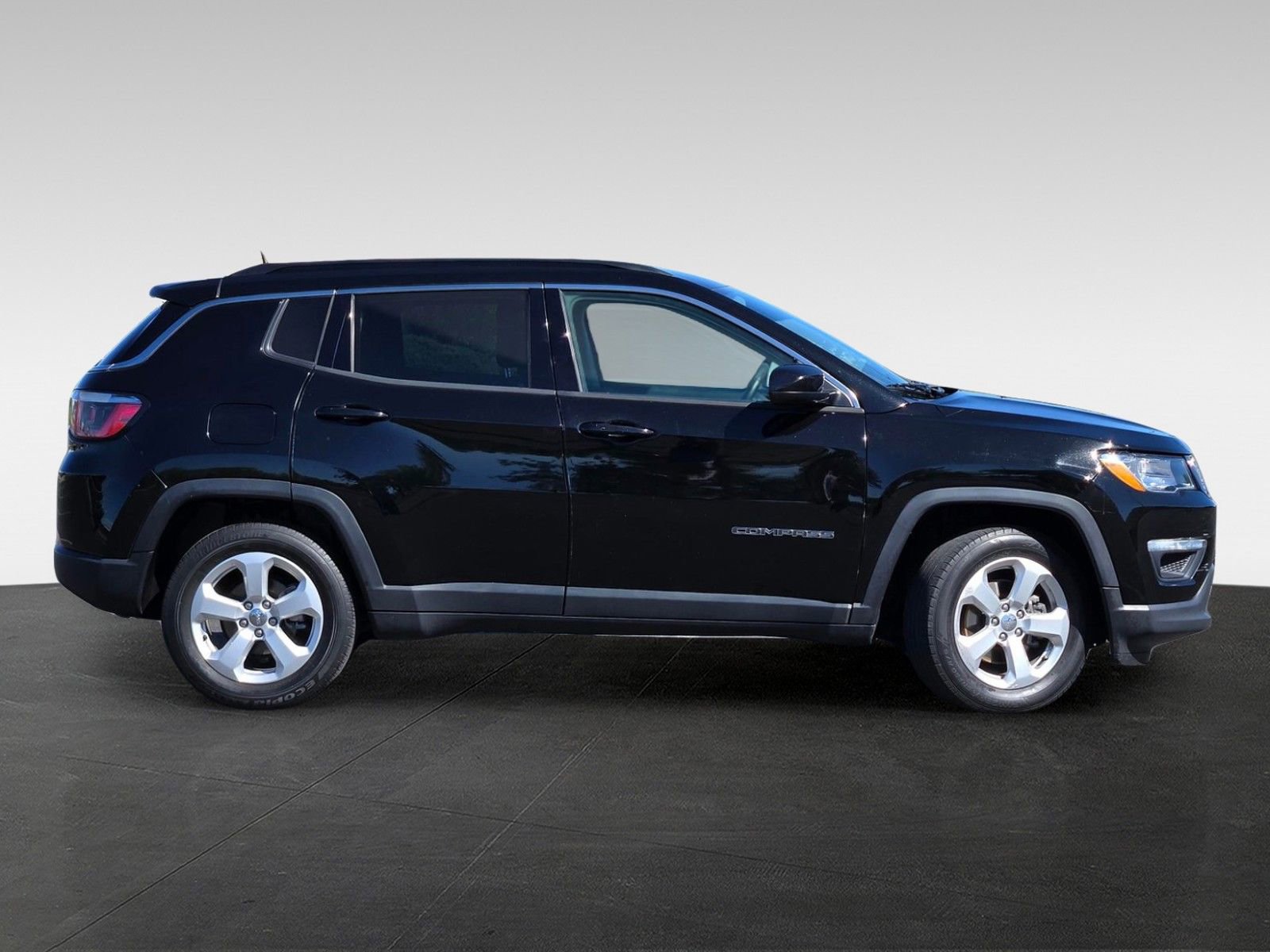 Used 2020 Jeep Compass Latitude w/ Popular Equipment Group image 3