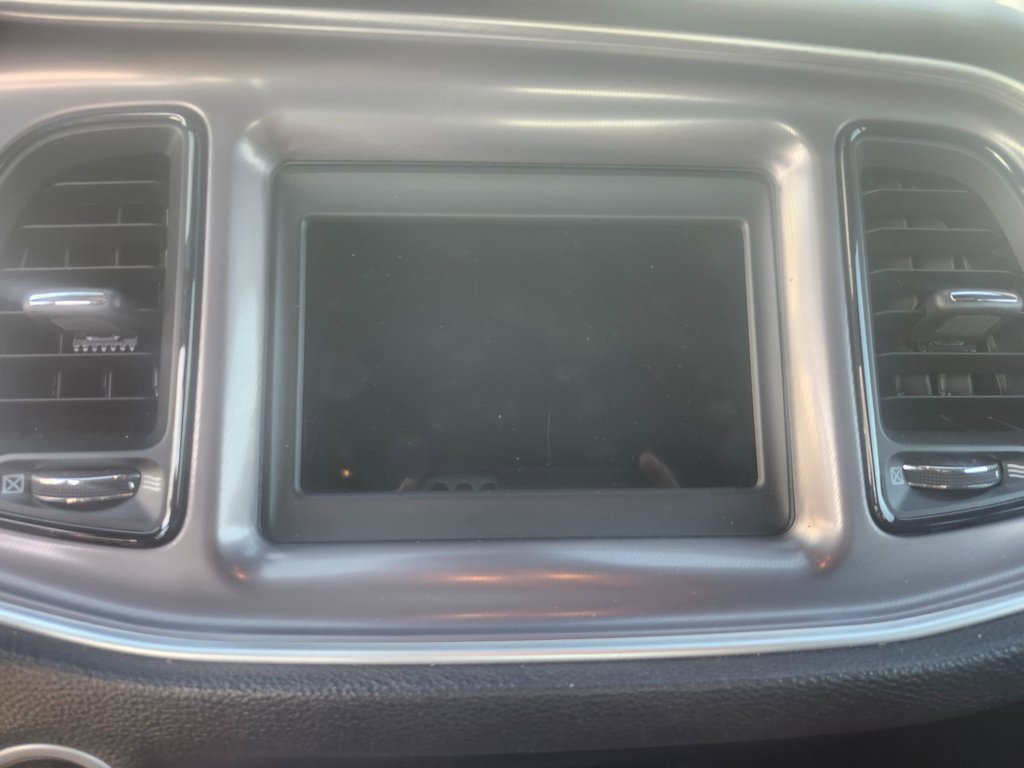 Used 2022 Dodge Challenger GT image 9