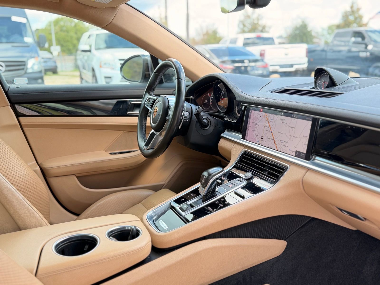 Used 2018 Porsche Panamera 4 image 34