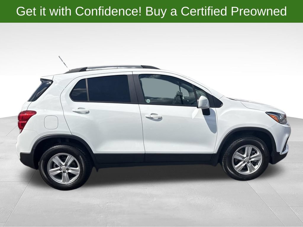 Used 2022 Chevrolet Trax LT w/ LT Convenience Package AWD/4WD image 2